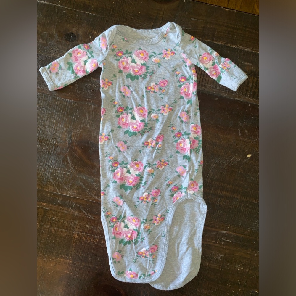 Baby girl, swaddle shirt size 3 month